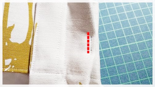 カーテンのヒダの作成 ミシンで縦に2センチほど縫う